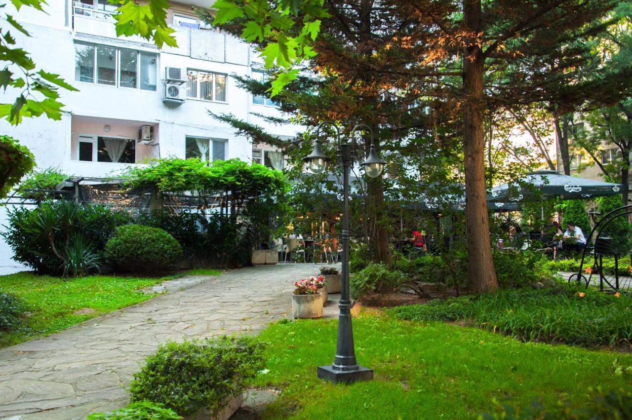 Galaxy Apartment Varna Buitenkant foto